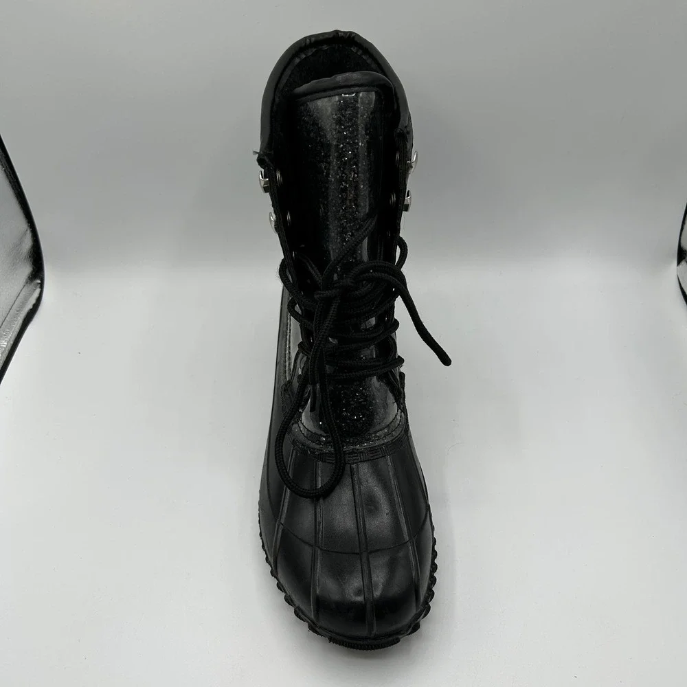 Juicy Couture right boot